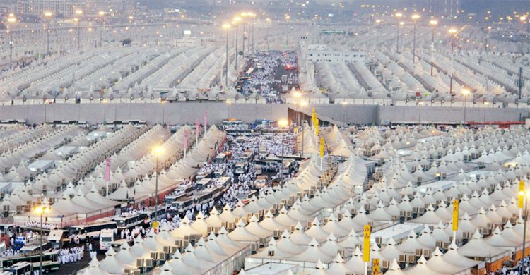 হজের আনুষ্ঠানিকতা শুরু, মিনায় হাজিরা